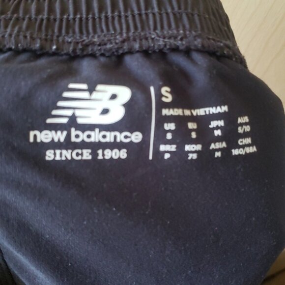 New Balan e Bla k Athleti  Shorts with White Trim Small - Picture 4 of 5